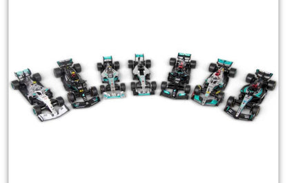 F1 MERCEDES AMG DELUXE GIFT SET W/DISPLAY STAND 1:43