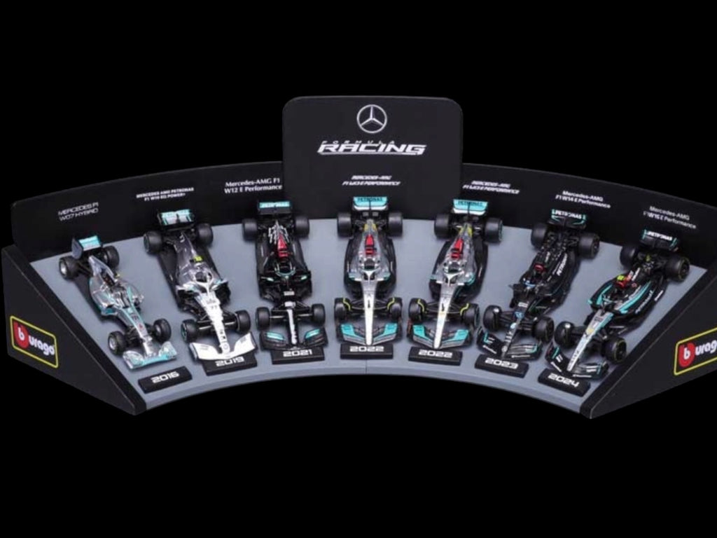 F1 MERCEDES AMG DELUXE GIFT SET W/DISPLAY STAND 1:43